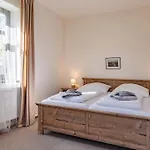 švýcarský Dům 3*
