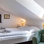 švýcarský Dům 3*