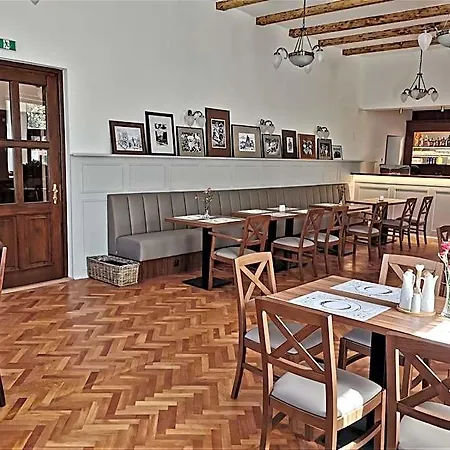 Hotel Svycarsky Dum Sneznik